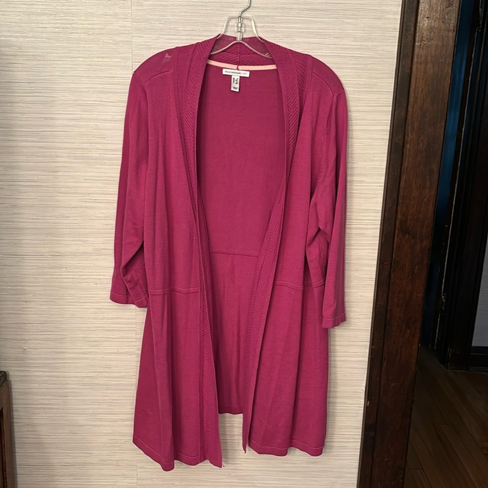 Issac Mizrahi Live! Berry colored duster sweater with 3/4 sleeve